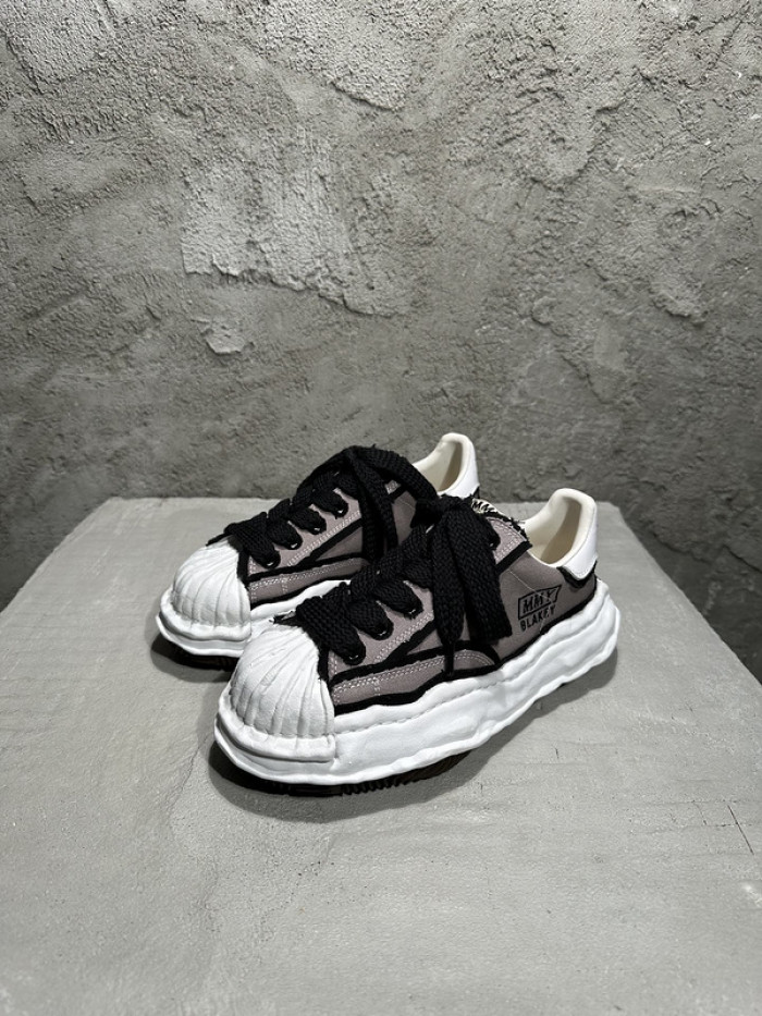 Maison Mihara Yasuhiro sneaker mmy-8