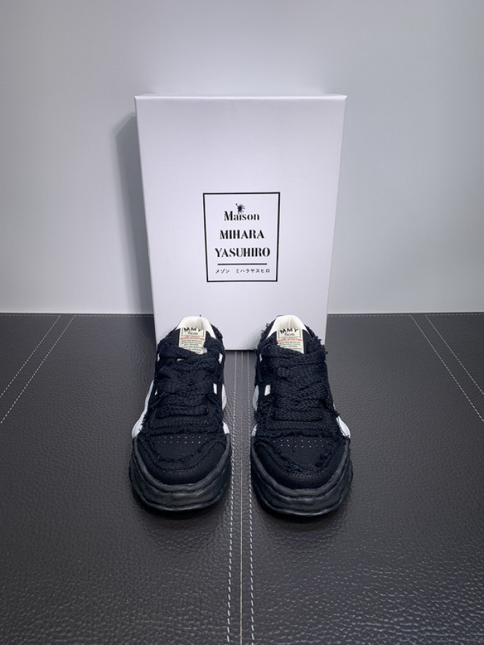 Maison Mihara Yasuhiro sneaker mmy-9