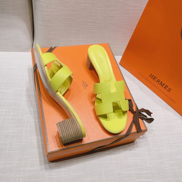 H**mes chunky heel slide